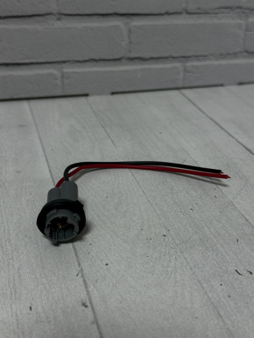 Патрон Т15 пластиковый с проводом 